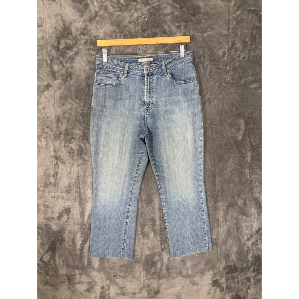 Chicos Platinum Light Wash Straight Leg Jeans Raw Hem Blue Womens Size 0.5